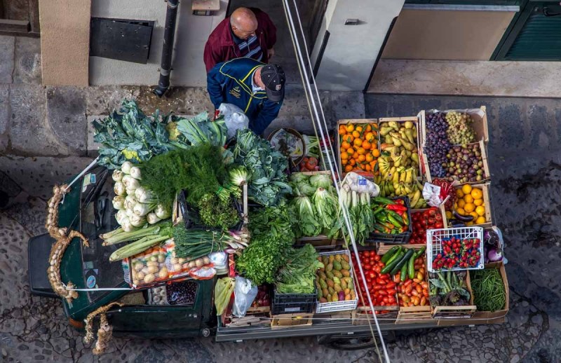 vegetable-delivery-cefalu-sicily_15997515501_o